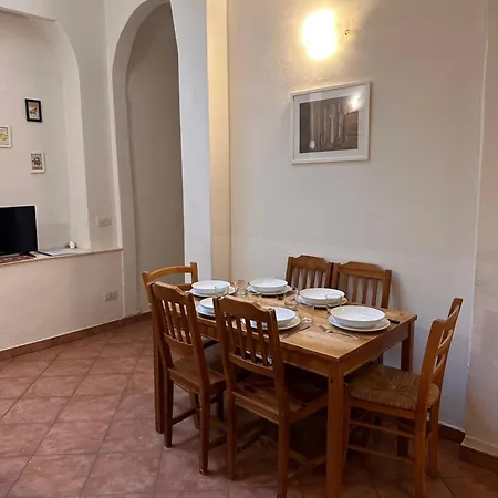 A Due Passi Dall'accademia Apartmán