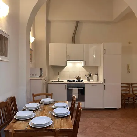 A Due Passi Dall'accademia Apartment Florenz