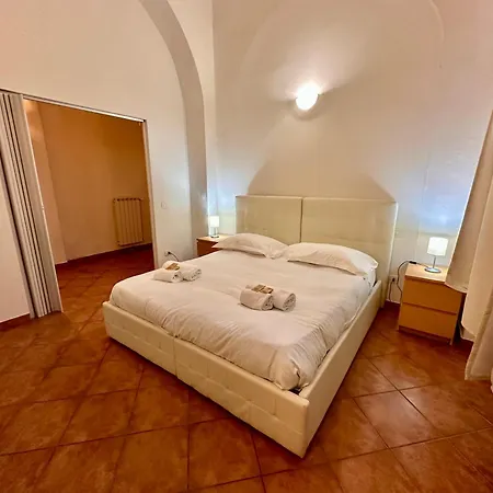 A Due Passi Dall'accademia Apartment