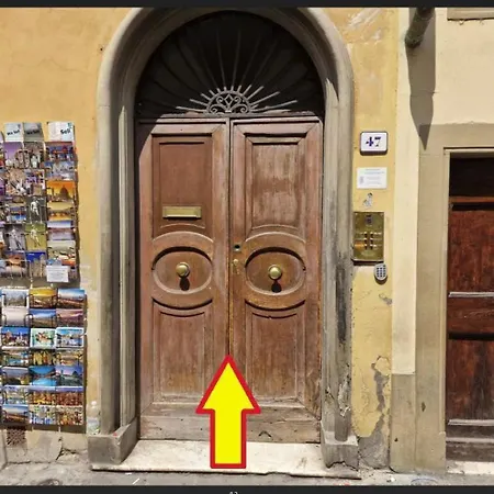 A Due Passi Dall'accademia Apartment