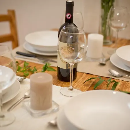 A Due Passi Dall'accademia Apartment
