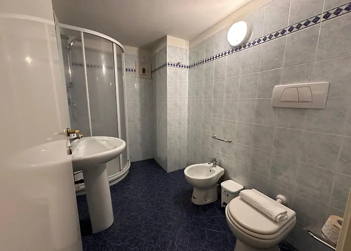 A Due Passi Dall'accademia * Firenze